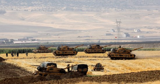 بالصور..تركيا تنشر مركبات عسكرية على حدود العراق ردًا على استفتاء كردستان