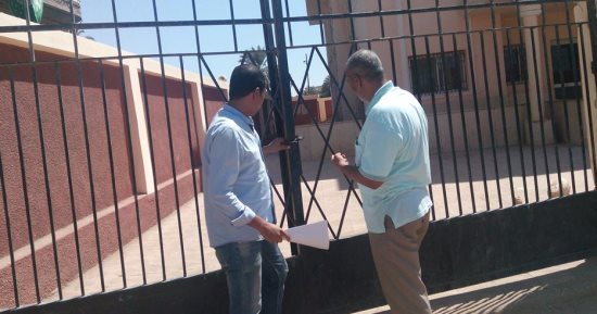 محافظ سوهاج يحيل مسئولى وحدة الواقات الصحية للتحقيق بسبب إغلاقها بالجنازير