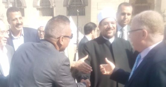 بالصور.. وزيرا الثقافة والأوقاف يفتتحان معرضا للكتاب بجامع عمر ابن العاص 