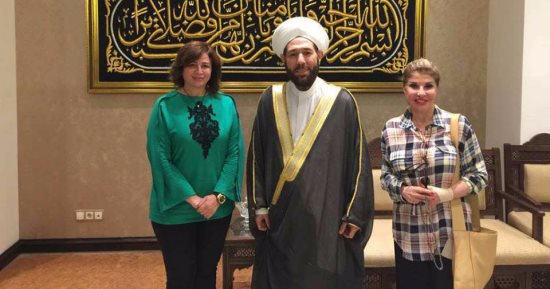 بالصور.. تعرف على تفاصيل لقاء إلهام شاهين وهالة سرحان بمفتى الديار السورية