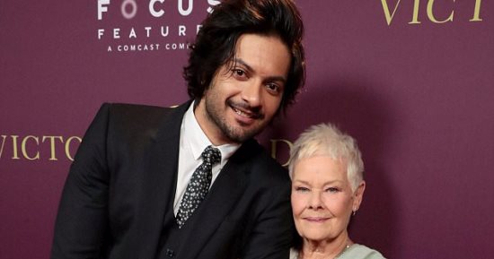 بالصور.. جودى دينش وعلى فضل بعرض "Victoria and Abdul" فى لوس أنجلوس  