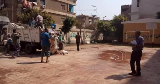 بالصور.. زيارات ميدانية لمدارس حى شرق شبرا الخيمة.. وشن حملات نظافة