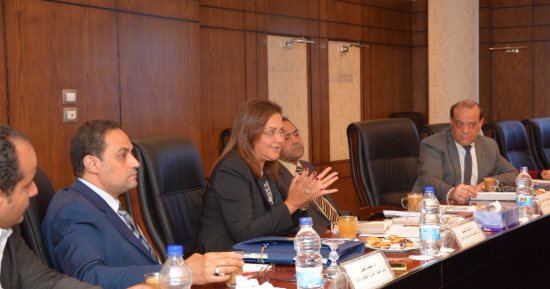 التخطيط والقومى للإدارة يتفقان على تطوير برامج تدريب الجهاز الإدارى