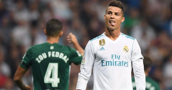 الحكم يتغاضى عن ركلتى جزاء لريال مدريد فى شوط أول سلبى أمام بيتيس