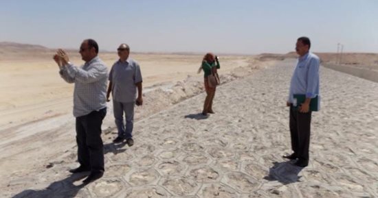 الأجهزة التنفيذية بأسيوط تتفقد مخرات السيول بمركز أبنوب 