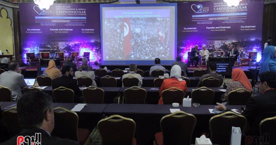 تكريم وزيرى الصحة والتعليم العالى بالملتقى الدولى للتجارب السريرية