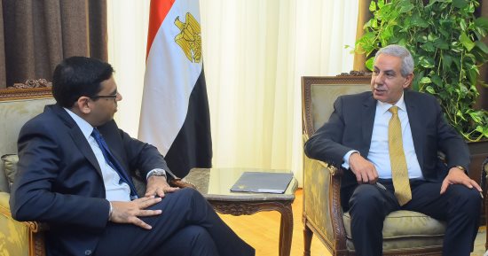 وزير الصناعة يبحث مع المدير الإقليمى لشركة أيكيا الخطط التوسعية بالسوق المصرى
