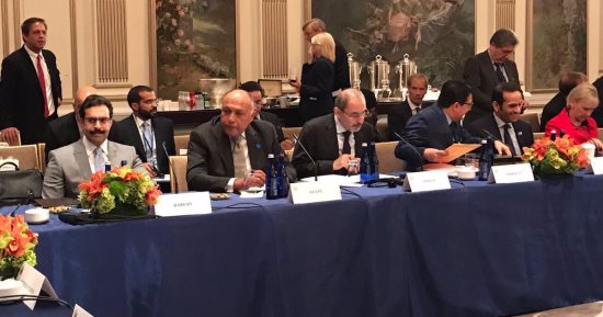 المتحدث باسم الخارجية ينشر صور مشاركة سامح شكرى باجتماع التحالف الدولى ضد داعش