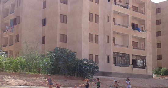 سيبها علينا.. سكان الحى الـ13 بالعاشر من رمضان يشكون نقص الخدمات العامة