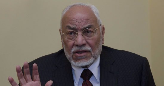 مصلحة السجون تؤكد وفاة مهدى عاكف.. ومصادر: نتخذ إجراءات تسليم جثمانه لأسرته