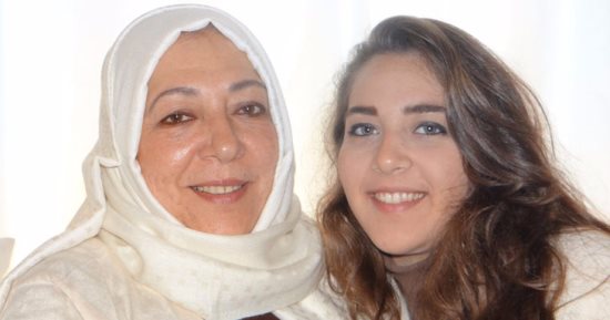  مقتل ناشطة سورية وابنتها فى ظروف غامضة بمدينة اسطنبول التركية