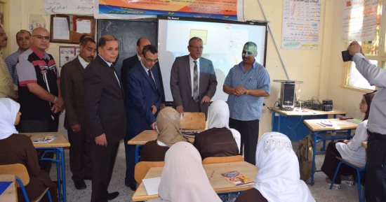 بالصور ..محافظ المنيا يتفقد عدد من مدارس القرى لمتابعة إنتظام العملية التعليمية