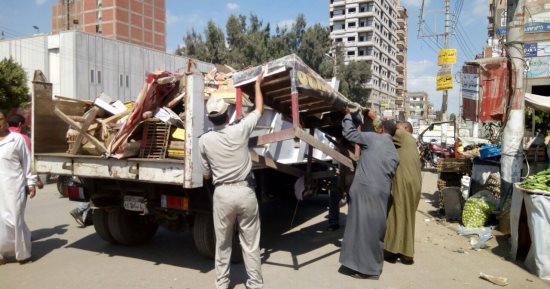 رئيس مدينة أشمون بالمنوفية يطلق حملة لرفع الإشغالات وإنارة الطرق