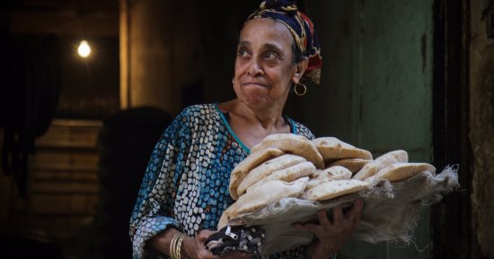 أكل العيش مر.. بــس الرضا بيقوى