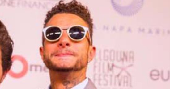 أول رد فعل من احمد الفيشاوي بعد لفظه الخارج فى مهرجان الجونة