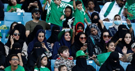 "الملك ينتصر للمرأة".. محطات فى رحلة نضال السعوديات لقيادة السيارات