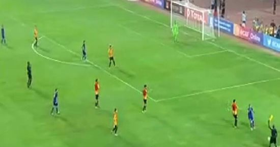 بالفيديو.. طه الخنيسى يتقدم للترجى على الأهلى بـ"هدف" من ركلة جزاء
