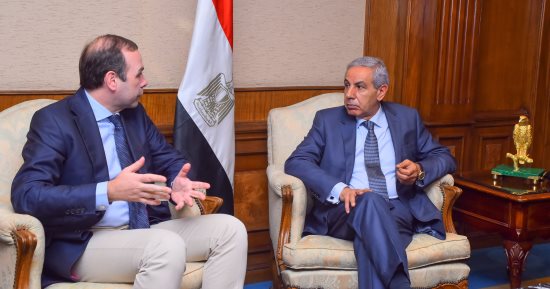 وزير التجارة والصناعة يبحث مع شركة بوش خطط الاستثمار فى السوق المصرية