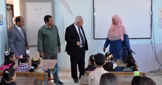 بالصور .. وكيل تعليم البحيرة: تسليم أكثر من 95% من الكتب الدراسية للتلاميذ