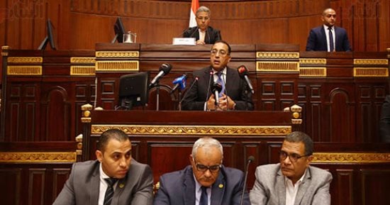 بالصور.. بدء اجتماع "محلية البرلمان" لمناقشة الأحوزة العمرانية والبناء العشوائى