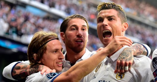 نجوم ريال مدريد تنقلب على زيدان بسبب سياسة التغييرات
