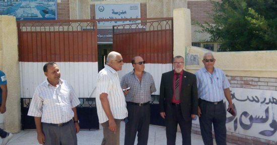 بالصور.. مجلس مدينة العريش يشكل لجنة لمتابعة نظافة المدارس