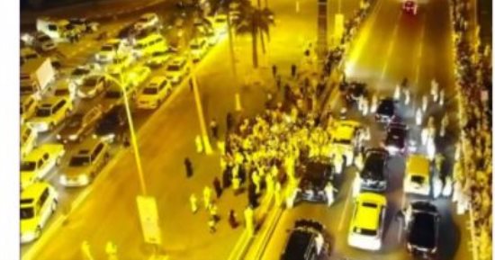 هاشتاج «كل قطر تستقبل تميم» يتحول لسخرية من أمير الإرهاب بعد وصوله الدوحة