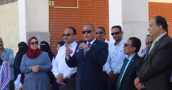 بالصور..محافظ السويس : ليس الطالب الأذكى هو من يحصل على المركز الأول