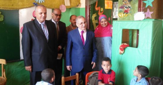 بالصور .. وكيل وزارة التعليم ورئيس مدينة أشمون بالمنوفية يتفقدان المدارس