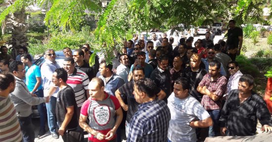 بالصور.. موظفو الأمن بجامعة بنها يطالبون بالتعيين