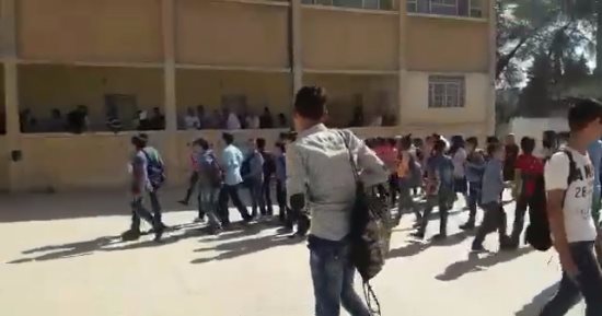 بالفيديو.. طلبة سوريا يطالبون بتدريس "العربية" فى القامشلى 