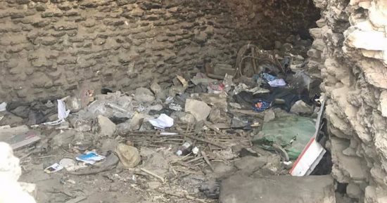 بالصور .. بئر أم سلطان الأثرى يتحول لمقلب قمامة