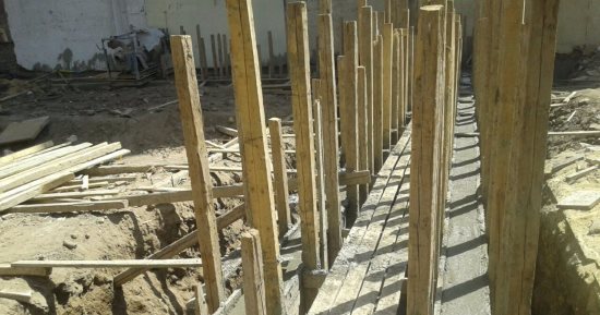 بالصور.. جدار خرسانى فاصل بين نقابتى المحامين والصحفيين