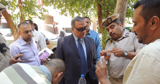 مدير أمن سوهاج يتفقد لجنة مرورية لفحص سائقى السيارات متعاطى المخدرات أثناء القيادة