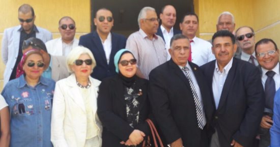 بالصور.. ائتلاف حب الوطن يتفقد المنطقة الصناعية بالعاشر لبحث مشاكل العمال