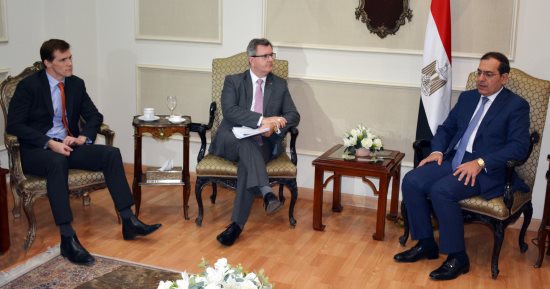 وزير البترول والمبعوث التجارى البريطانى يبحثان سبل التعاون فى قطاع الطاقة