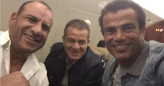 محمد لطفى ينشر صورة مع الهضبة عمرو دياب.. ويعلق: أحلى سيلفى