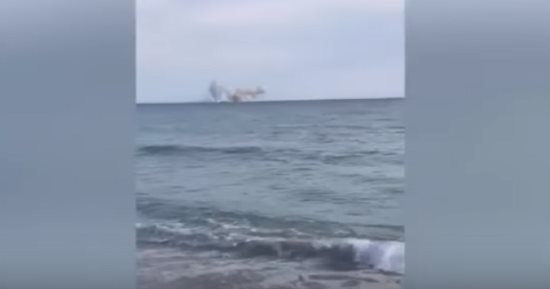 مصرع 4 فى تحطم طائرة بعد سقوطها فى البحر بساحل العاج