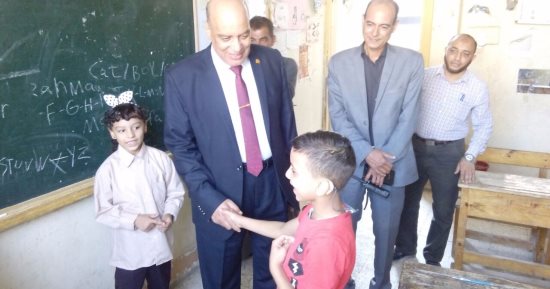 وكيل تعليم الغربية يشدد على النظافة والانضباط بمدارس كفر الزيات
