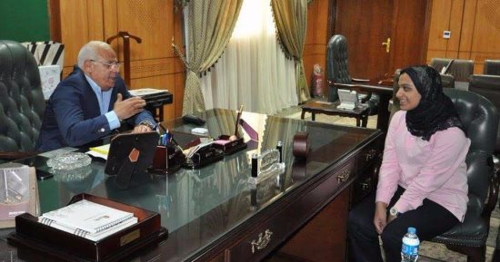 محافظ بورسعيد يقرر إلحاق الطالبة "ندى" بمدرسة المتفوقين