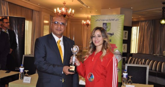 بالصور.. "بتروسبورت" يكرم سارة عاصم بطلة العالم فى الكاراتيه