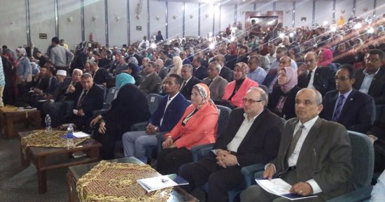 بالصور.. بدء مؤتمر الهجرة الغير شرعية بالبحيرة بحضور نبيلة مكرم ومحمد رمضان