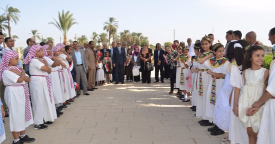 بالفيديو والصور.. محافظة قنا تحتفل باليوم العالمى للسياحة بمعبد دندرة