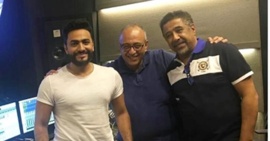 الشاب خالد ينشر صورة جديدة مع تامر حسنى.. ويعلق: ترقبوا ضربة جديدة
