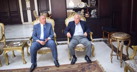 محافظ البحر الأحمر يلتقى الدكتور فاروق الباز بالغردقة