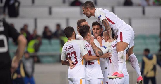 بالفيديو.. روما يتقدم على كارباكا 2 - 1 فى الشوط الأول بدورى الأبطال