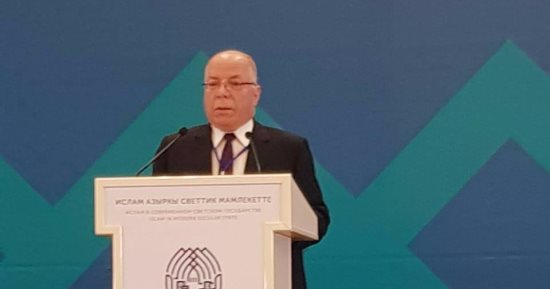 وزير الثقافة من قيرغيزستان: الدولة المدنية والعلمانية بمعنى واحد.. ولا تحمل عداء للدين 