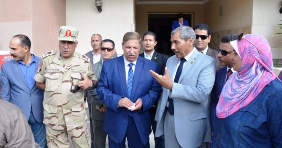 بالصور.. زيارة وفد الدارسين بكلية الدفاع الوطني لأنفاق قناة السويس الجديدة