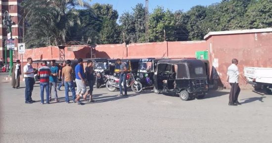 بالصور.. ضبط 30 توك توك غير مرخص بحى شرق فى مدينة أسيوط