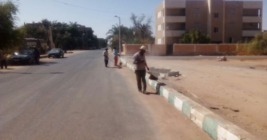 بالصور.. تكثيف حملات النظافة بالداخلة استعداداً للعيد القومى